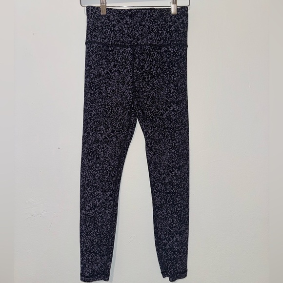 Black and Purple Patterned Leggings - Picture 1 of 4